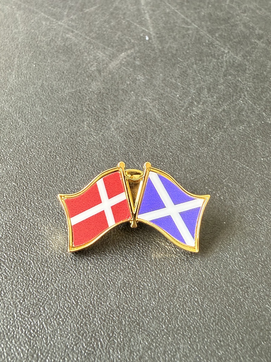 Flag pin badge sample 8
